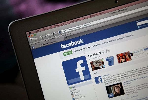 Социалните мрежи Facebook и Instagram отново се сринаха в някои