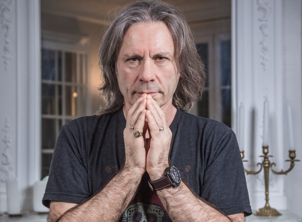 Изненада! Вокалът на Iron Maiden идва у нас ден преди Бъдни вечер!