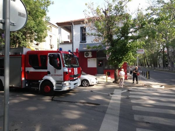 Извънредно: Пожар в заведение в центъра изправи на нокти пловдивчани