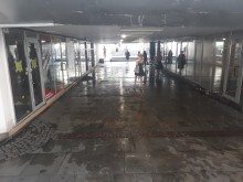 Подлезът при аптека "Марица" остана без магазини