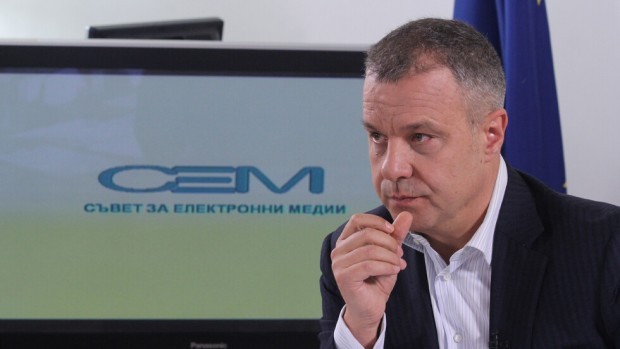 Новият шеф на Българската национална телевизия Емил Кошлуков започна с