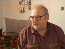 Самотен мъж се нуждае от помощ в битката с рака