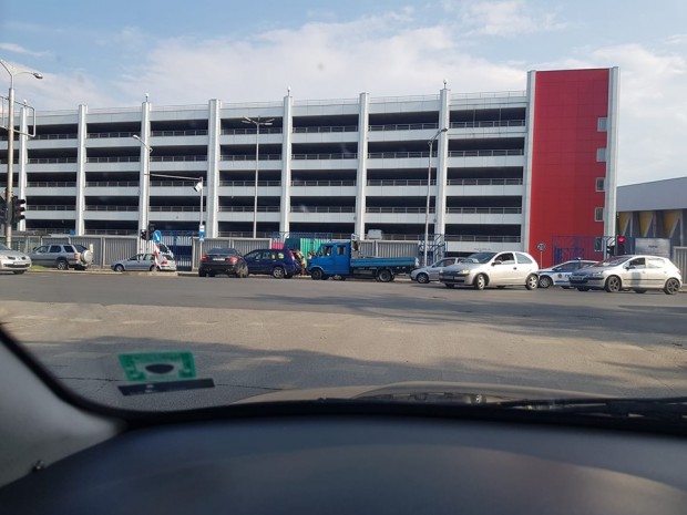 Верижна катастрофа с пет автомобила до Панаира