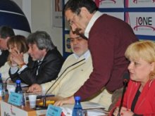 Осъждат вестник за читателско писмо, критикуващо далавери за милион