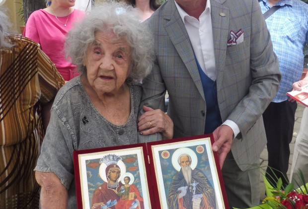 Елена Петрова от Стамболийски стана на 100 години!