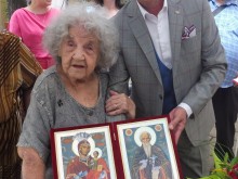 Елена Петрова от Стамболийски стана на 100 години!