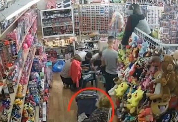 Нагла туристка открадна портмоне от магазин в Слънчев бряг За