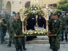 Пловдив посрещна с литийно шествие честната глава на Света Марина