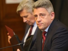 Шефът на военното разузнаване подаде оставка