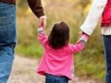 Всеки шести българин е съгласен да стане приемен родител, ако получава заплата