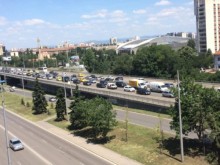 Верижна катастрофа в София причини километрично задръстване
