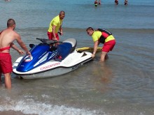 Момче изчезна във водите край Поморие, вече трети ден го издирват!