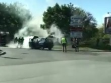"Ауди" горя на пътя Пазарджик-Пловдив