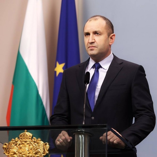 Президентът наложи вето върху закона за договорите за F-16