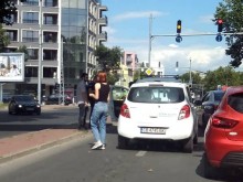 Читател: Атрактивна млада дама сътвори катастрофа в Пловдив