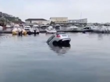 Руснак направи голяма глупост в Свети Влас, кола потъна в морето