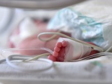 Невероятно! Жена роди в Пловдив в 25-та седмица, бебето е едва 500 грама!