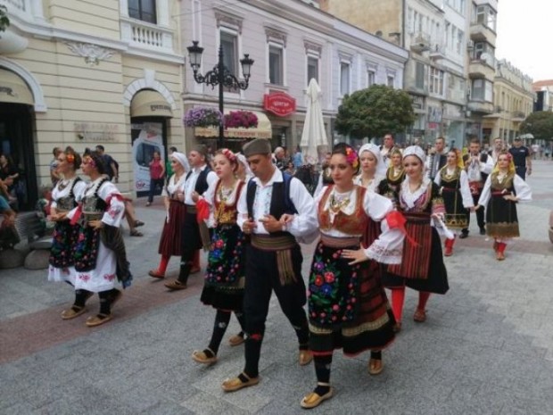 Закриват международния фолклорен фестивал