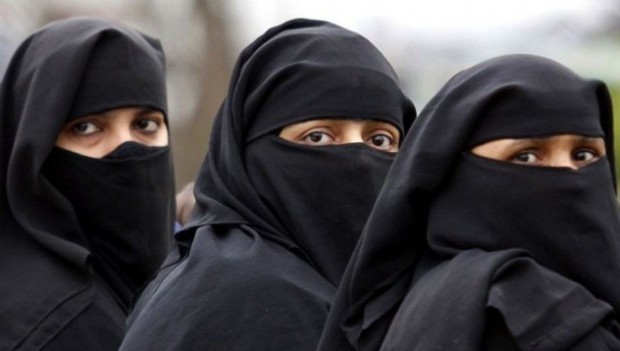 Саудитските жени на възраст над 21 години вече ще могат