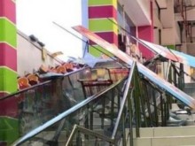 Четирима пострадаха, след като бурята във Варна счупи витрина на детски хипермаркет