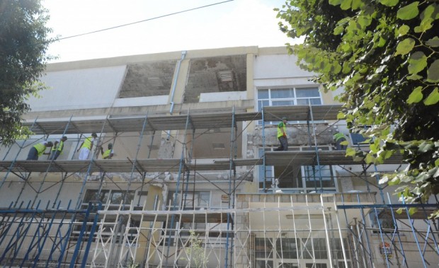 Ремонтните дейности в сградата на НУ Васил Левски в Аспарухово