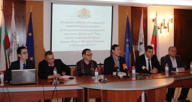 Областният управител на област Русе Галин Григоров заедно с председателя