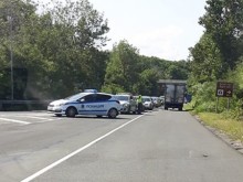 Катастрофа затвори пътя Созопол - Приморско, задръстването е километрично