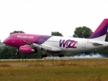 Десетки българи са блокирани във Франкфурт заради полет на Wizz Air