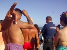 Водолази търсиха до мрак изчезналото момиче в морето