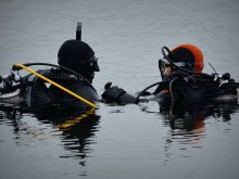 15 водолази, лекар и психолог са търсили удавеното момиче във Варна