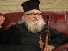 Мъж е намушкан с нож в приюта на отец Иван, свещеникът също е ранен