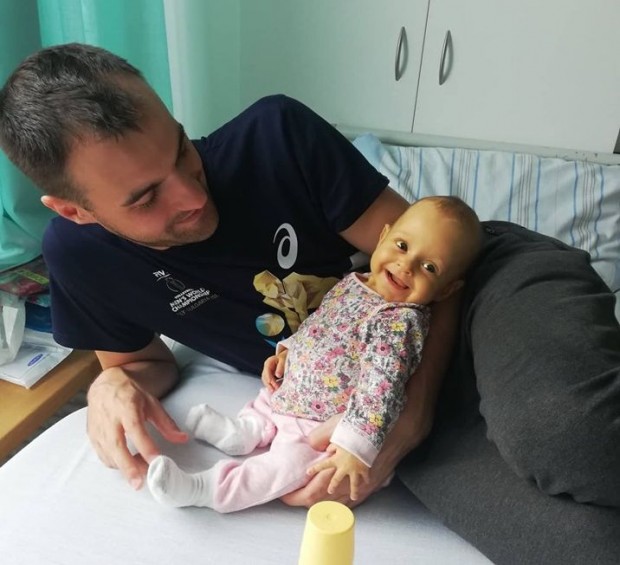 Фейсбук
Явор бащата на бебенцето Калина от Варна ще стане донор