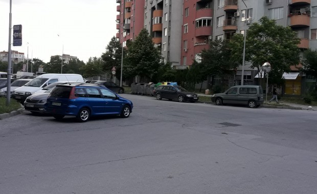 Жителите на "Тракия" имат повод за радост, намериха решение на проблема с паркирането