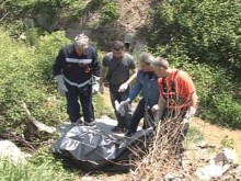 Брутално убийство край София! Откриха разчленен труп, напъхан в бидони