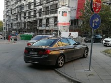 Поредно безумно и нагло паркиране в Пловдив ни остави без думи