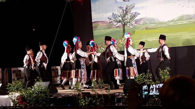 Varna24.bg Ансамбълът за народни танци “Одесос към МВР- Варна е