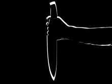 Вратът на младеж бе разрязан след бой в дискотека