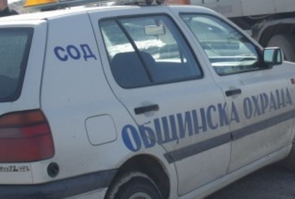 Търсят кой да доставя храна и ободряващи напитки на "Общинска охрана"