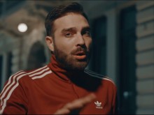 Тото вече движи с охрана по участия