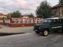 Левски осъмна блокиран от полиция и жандармерия