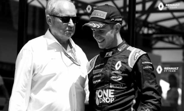 Огромна трагедия покоси моторните спортове Състезателят от Формула 2 Антоан