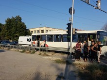 Развален автобус направи голямо задръстване на Околовръстното