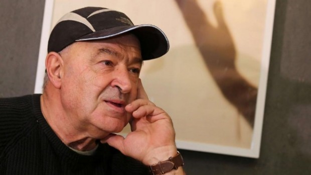 Известният български режисьор Петър Попзлатев е настанен в болница в