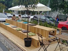Минипарк без фасове изниква върху паркинг в центъра на Пловдив