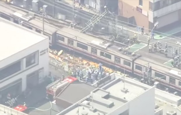 Най малко 30 души бяха ранени днес след като пътнически влак