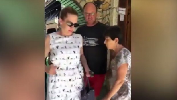 Скандален клип с арогантно и обидно отношение към руски туристи