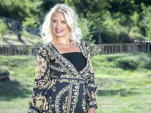 Вдовица на подземен бос влезе във "Фермата"