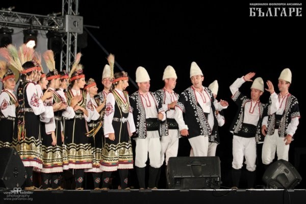 Ако утре сте в Пловдив, не пропускайте! Ансамбъл "Българе" играят "Магията на вековете" на Гребната база