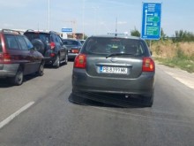 Адско задръстване край Труд съсипа нервите на шофьорите под жаркото септемврийско слънце