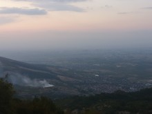 Запали се незаконното сметище на Куклен